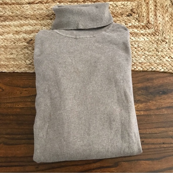 ▪️GAP Turtleneck Sweater - Picture 3 of 7